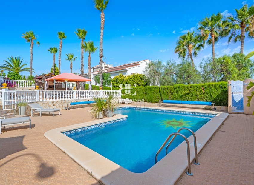 Resale - Villa -
Ciudad Quesada