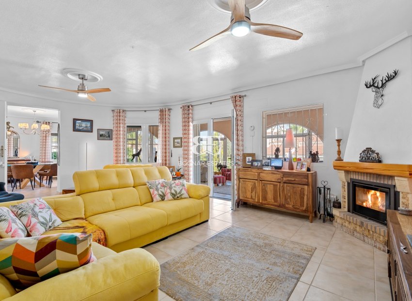 Resale - Villa -
Ciudad Quesada
