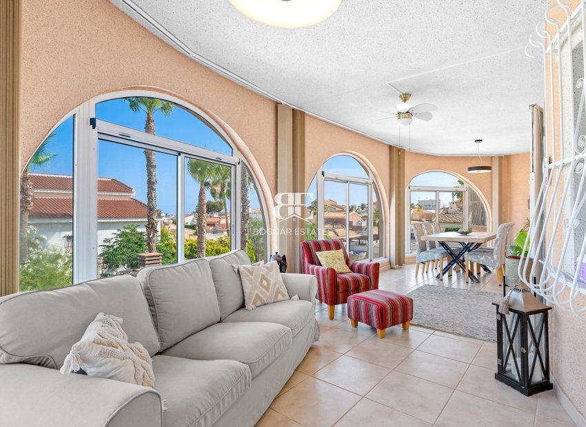 Resale - Villa -
Ciudad Quesada