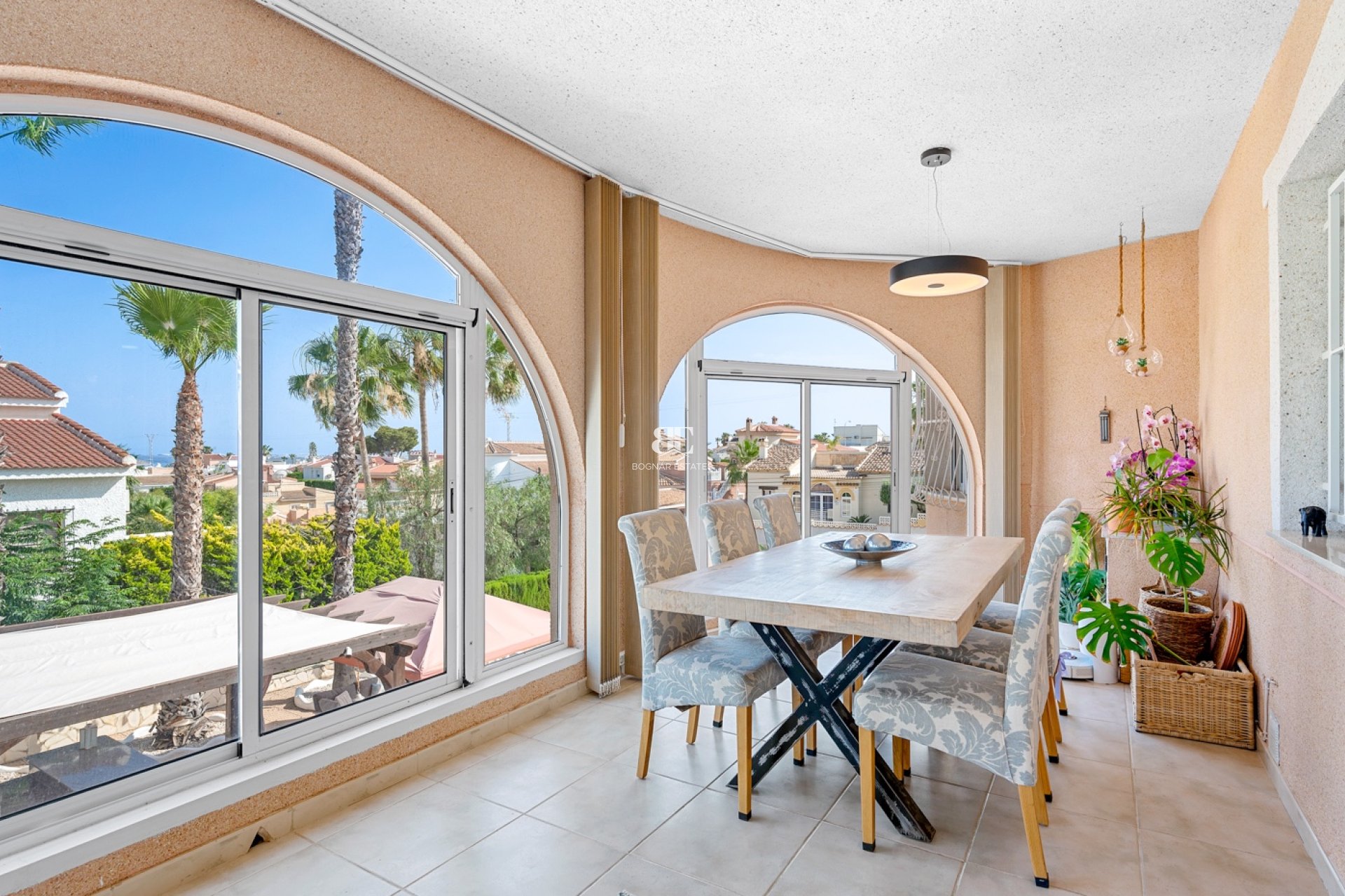 Resale - Villa -
Ciudad Quesada