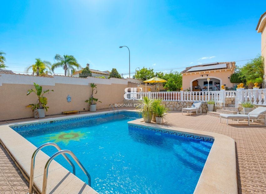 Resale - Villa -
Ciudad Quesada