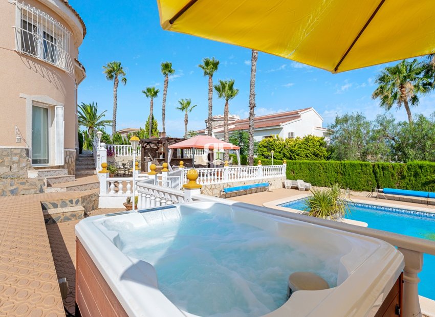 Resale - Villa -
Ciudad Quesada