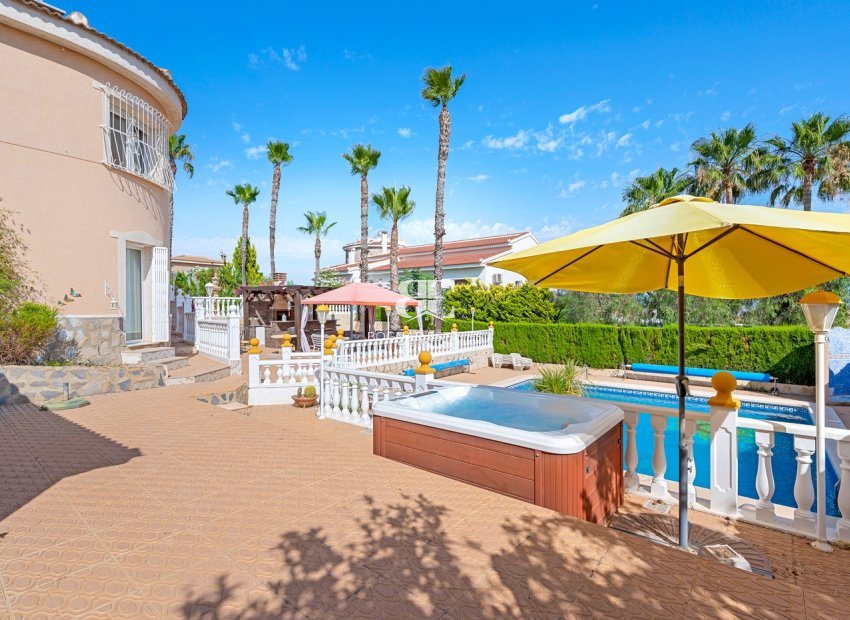 Resale - Villa -
Ciudad Quesada