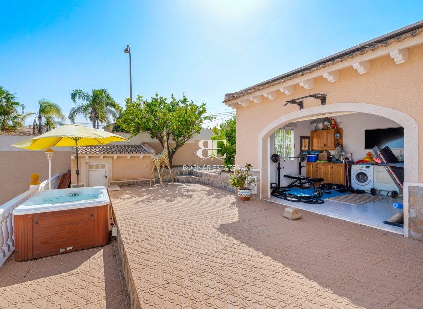 Resale - Villa -
Ciudad Quesada