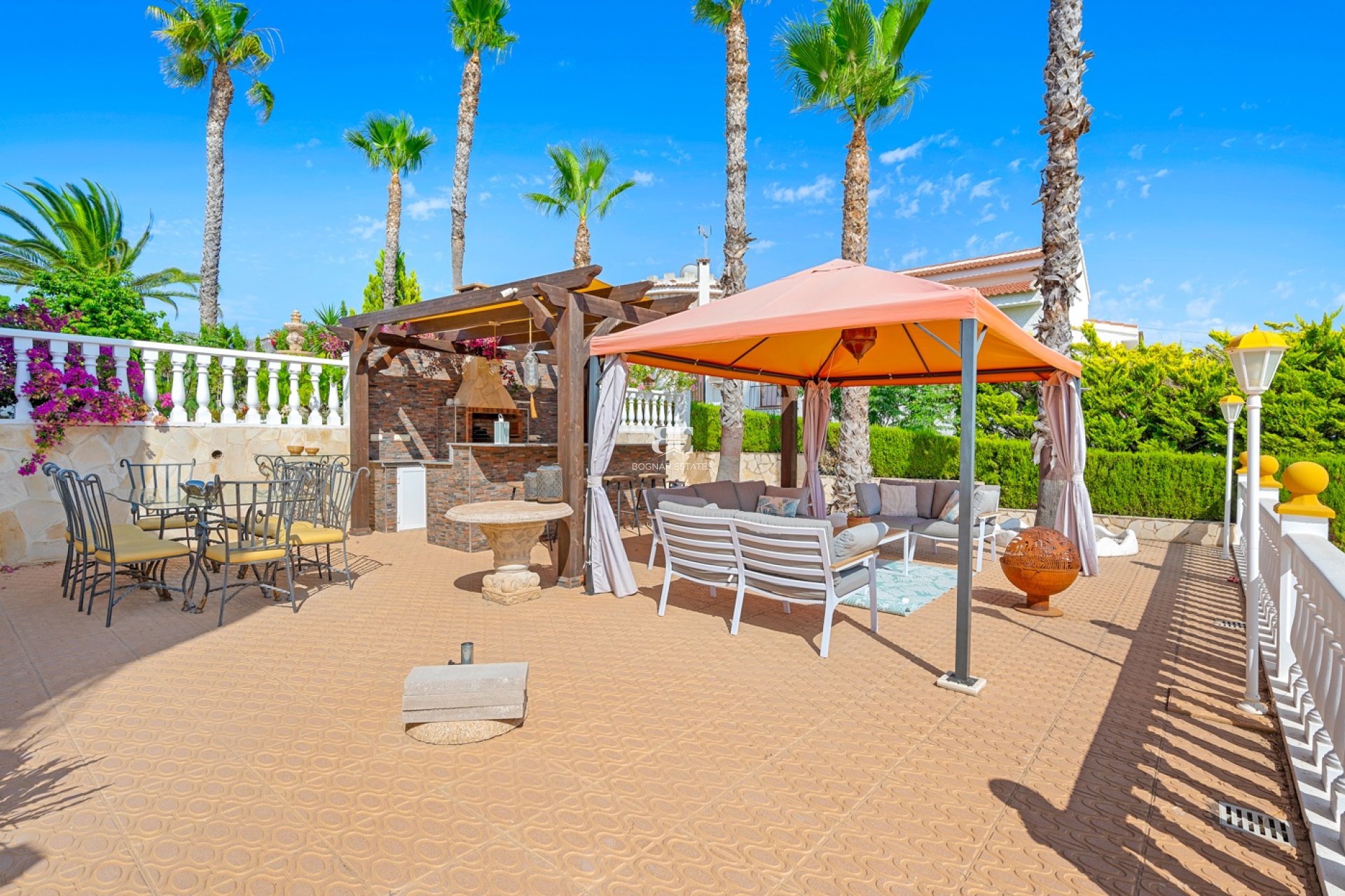 Resale - Villa -
Ciudad Quesada