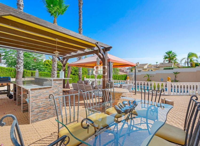 Resale - Villa -
Ciudad Quesada
