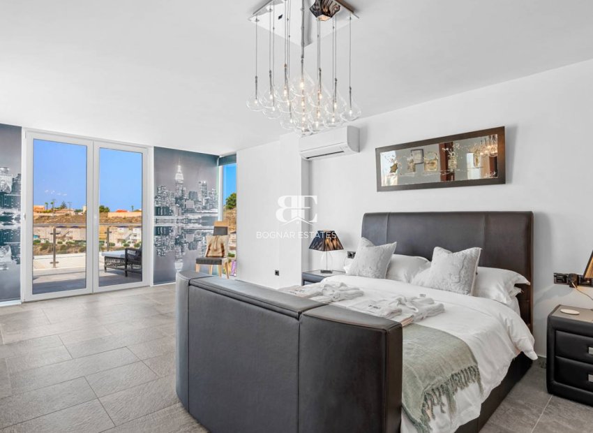 Resale - Villa -
Ciudad Quesada
