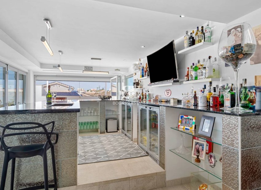 Resale - Villa -
Ciudad Quesada