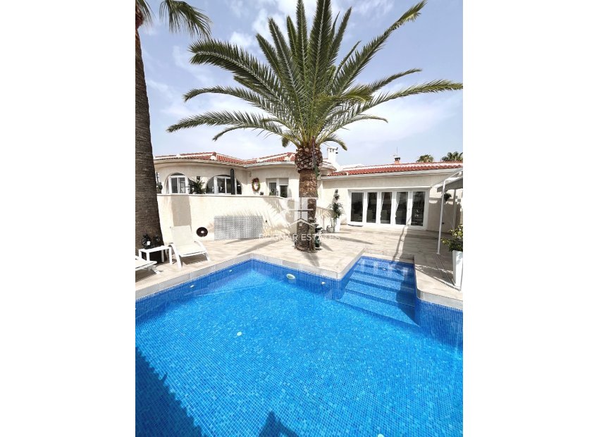 Resale - Villa -
Ciudad Quesada