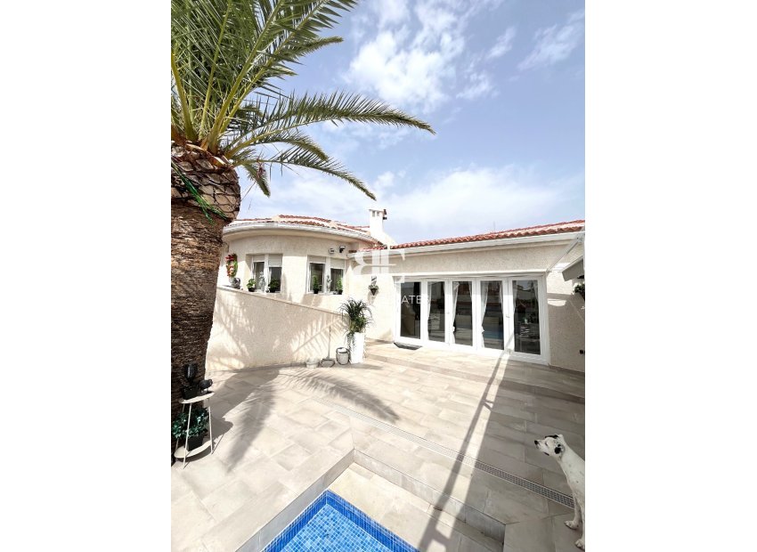 Resale - Villa -
Ciudad Quesada