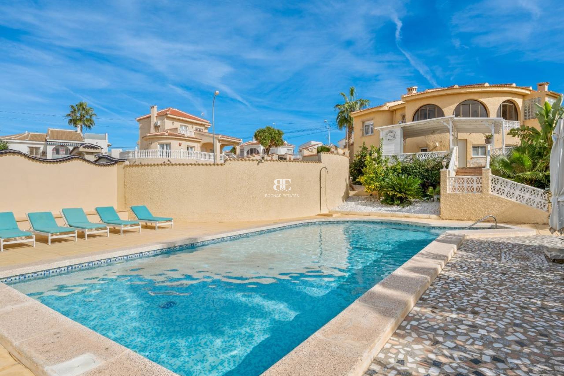 Resale - Villa -
Ciudad Quesada