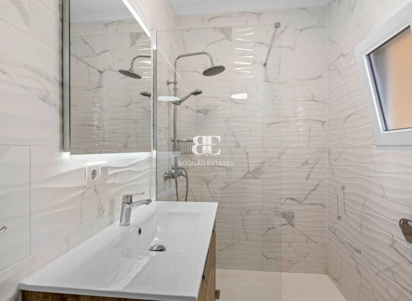 Resale - Villa -
Ciudad Quesada