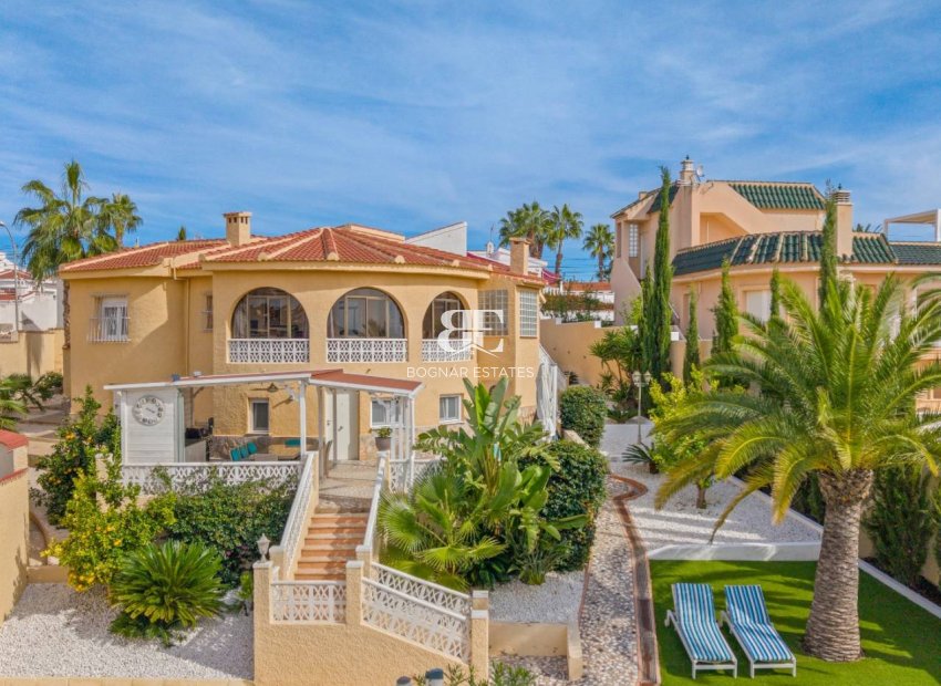 Resale - Villa -
Ciudad Quesada