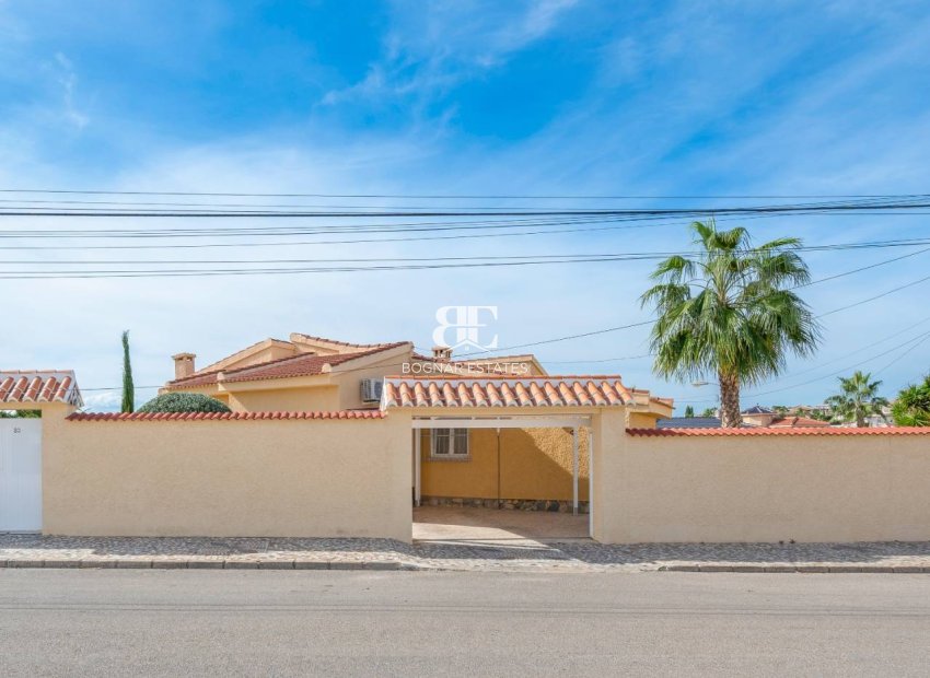 Resale - Villa -
Ciudad Quesada