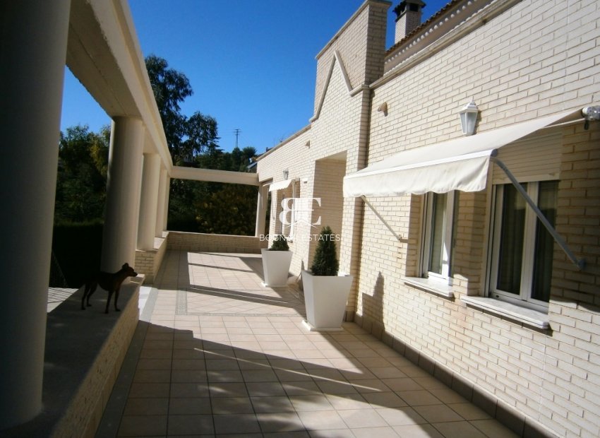 Resale - Villa -
Cocentaina