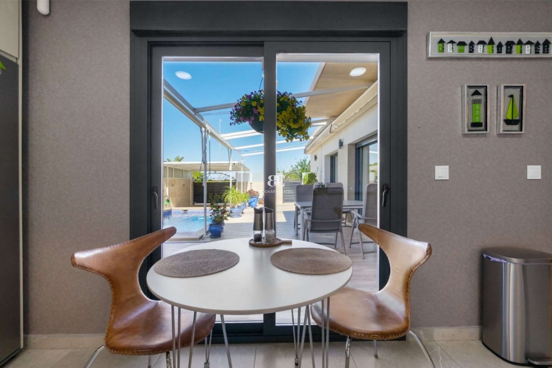 Resale - Villa -
Daya Nueva