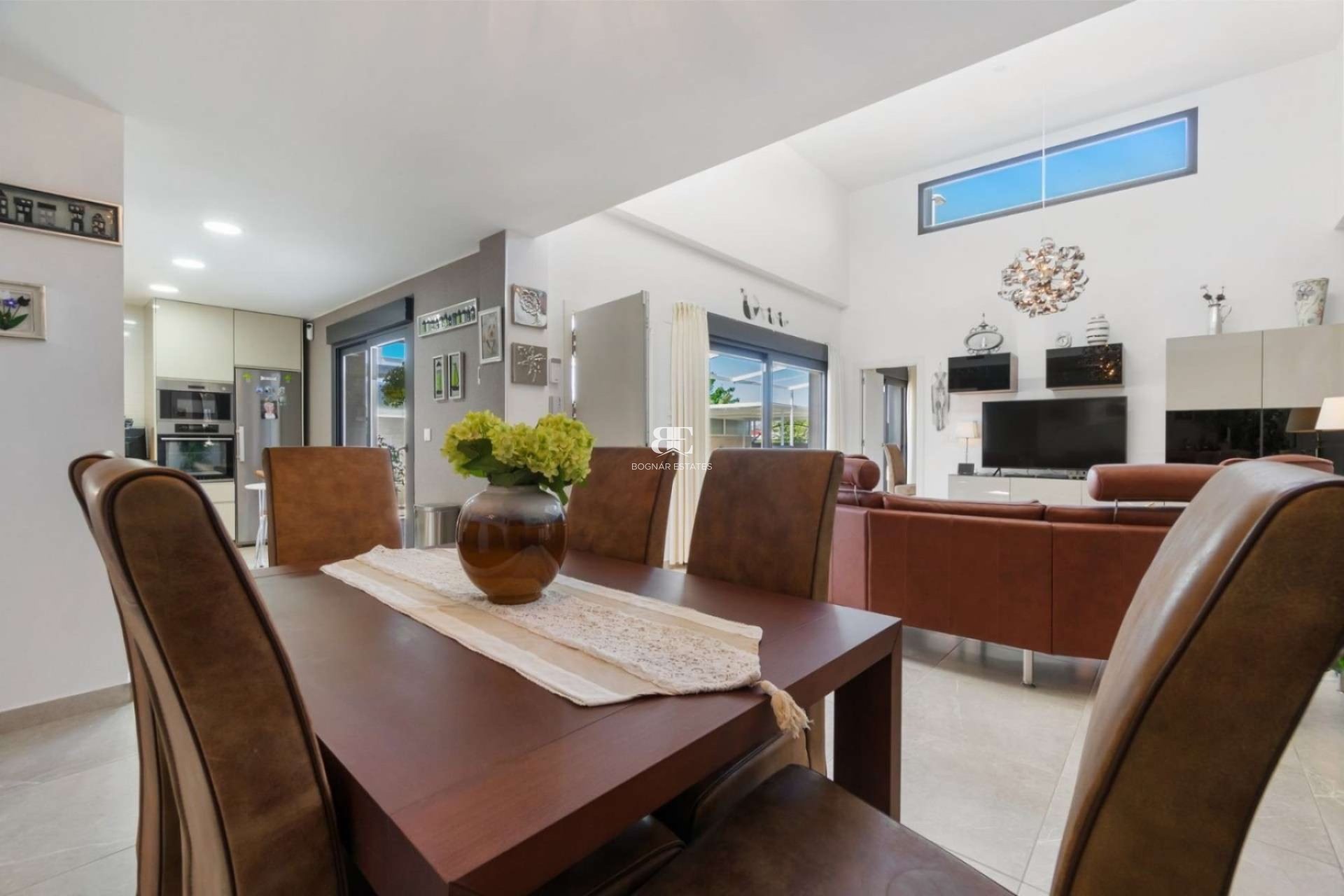 Resale - Villa -
Daya Nueva