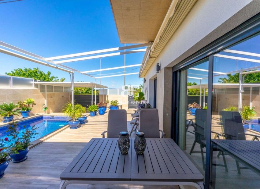 Resale - Villa -
Daya Nueva