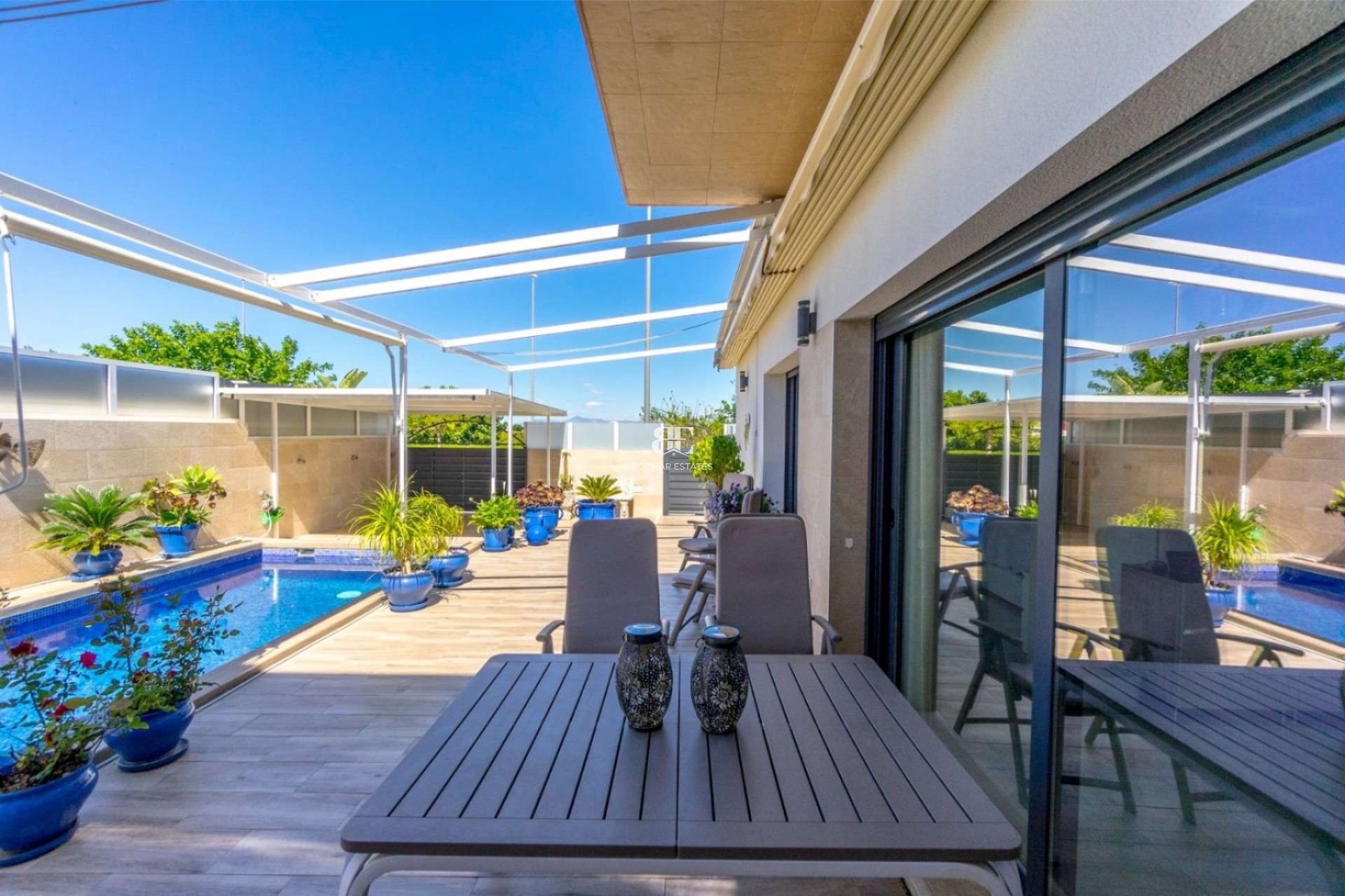 Resale - Villa -
Daya Nueva