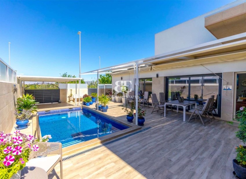 Resale - Villa -
Daya Nueva