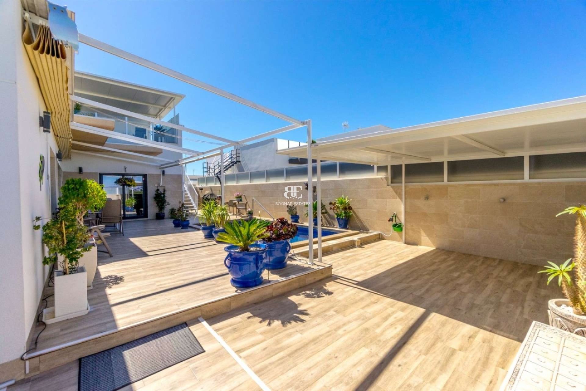 Resale - Villa -
Daya Nueva