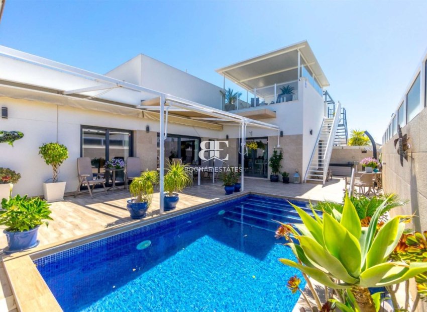 Resale - Villa -
Daya Nueva