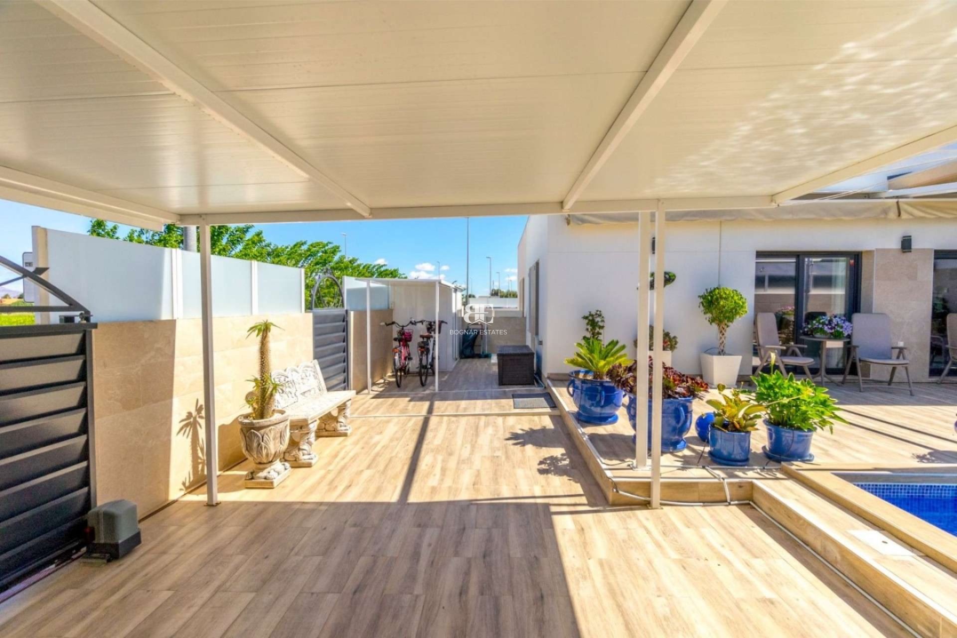 Resale - Villa -
Daya Nueva
