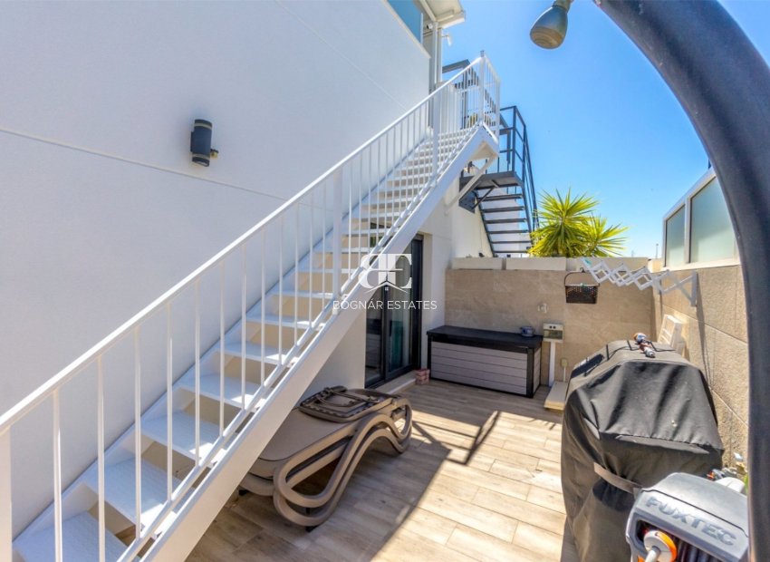 Resale - Villa -
Daya Nueva