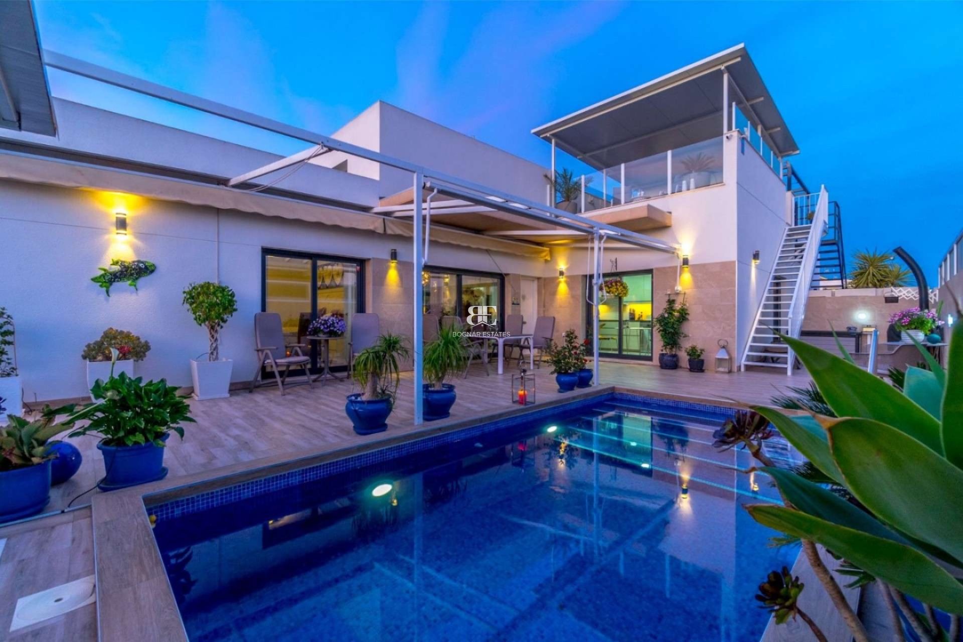 Resale - Villa -
Daya Nueva