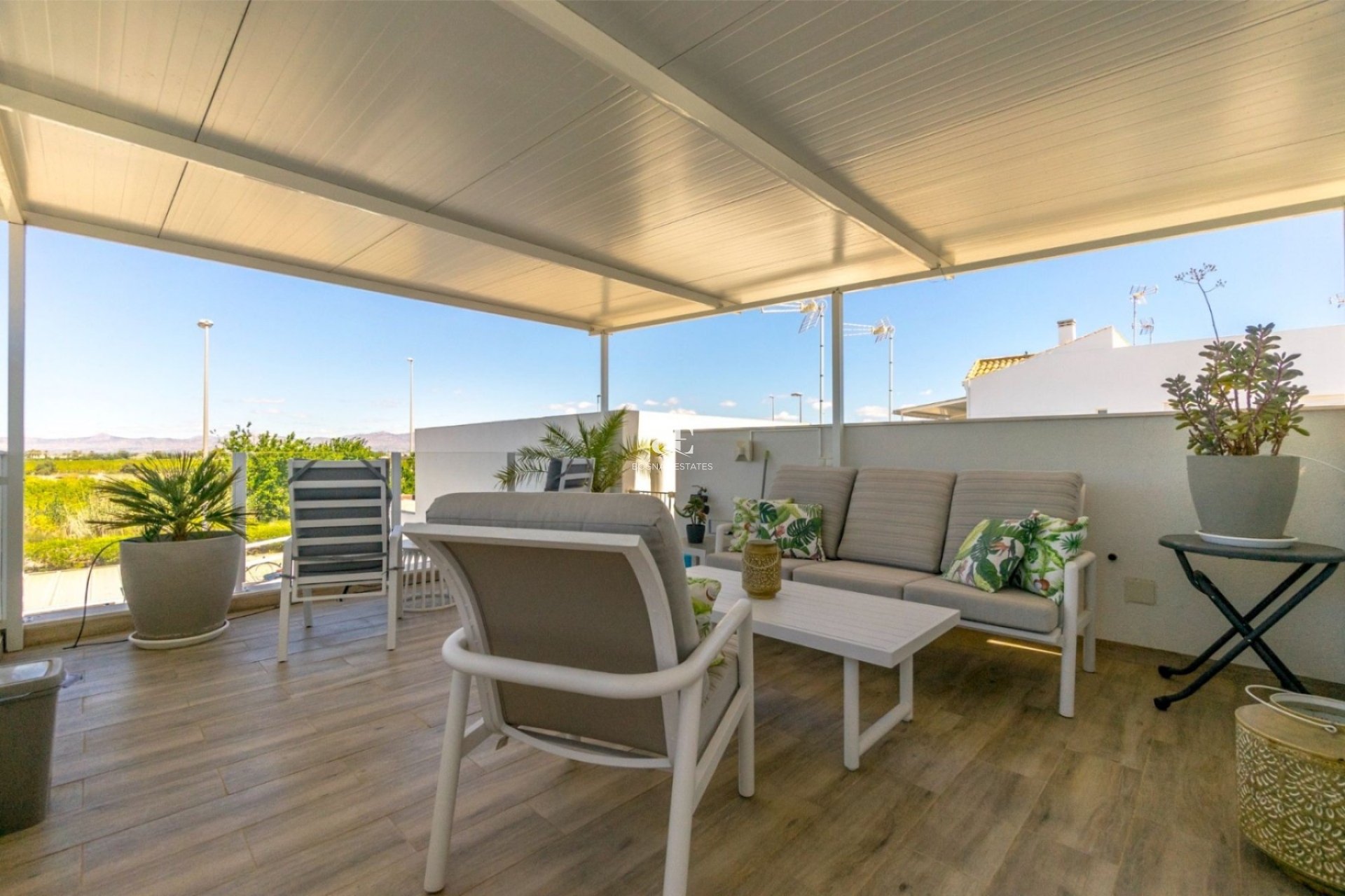 Resale - Villa -
Daya Nueva