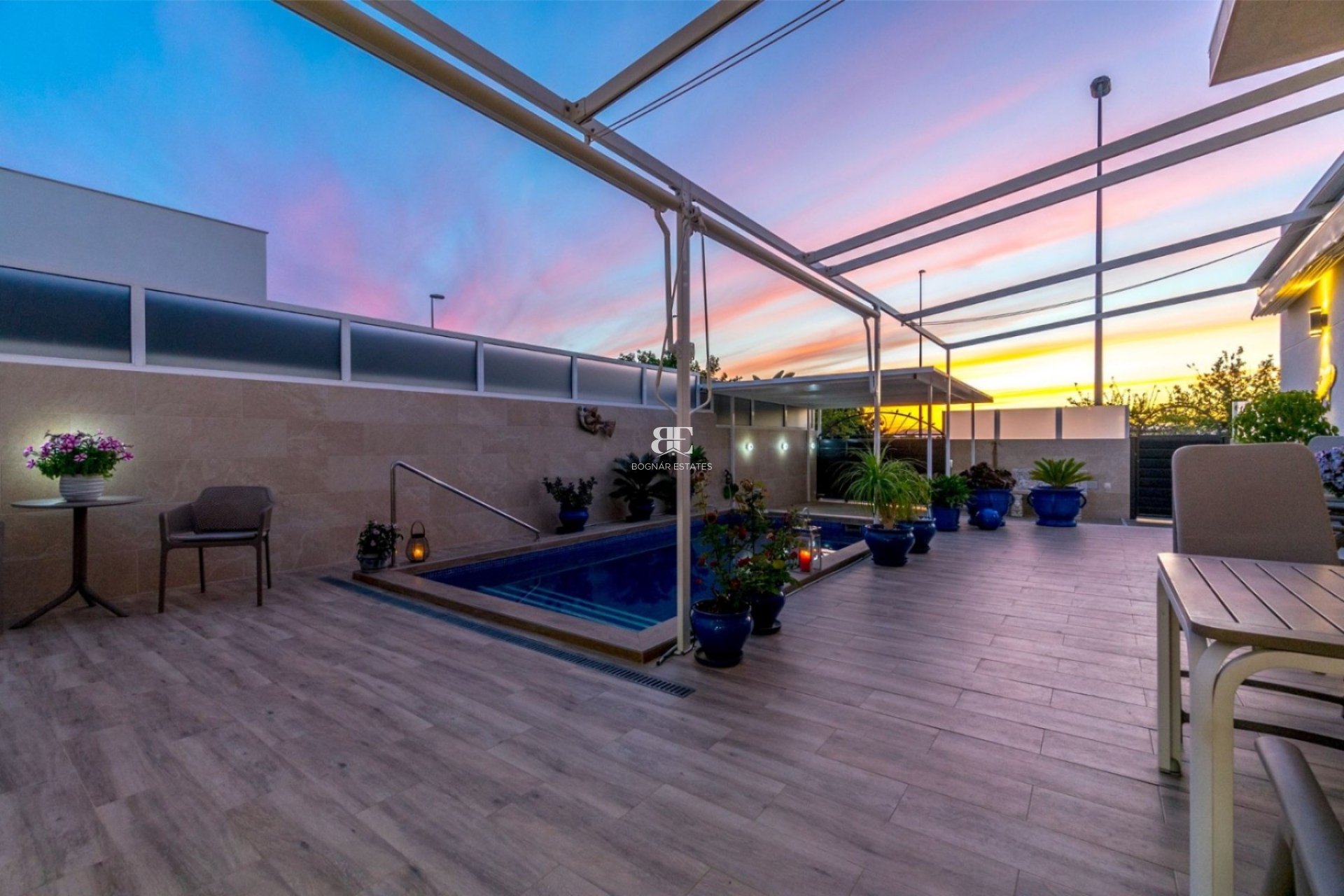 Resale - Villa -
Daya Nueva