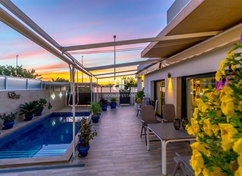 Resale - Villa -
Daya Nueva