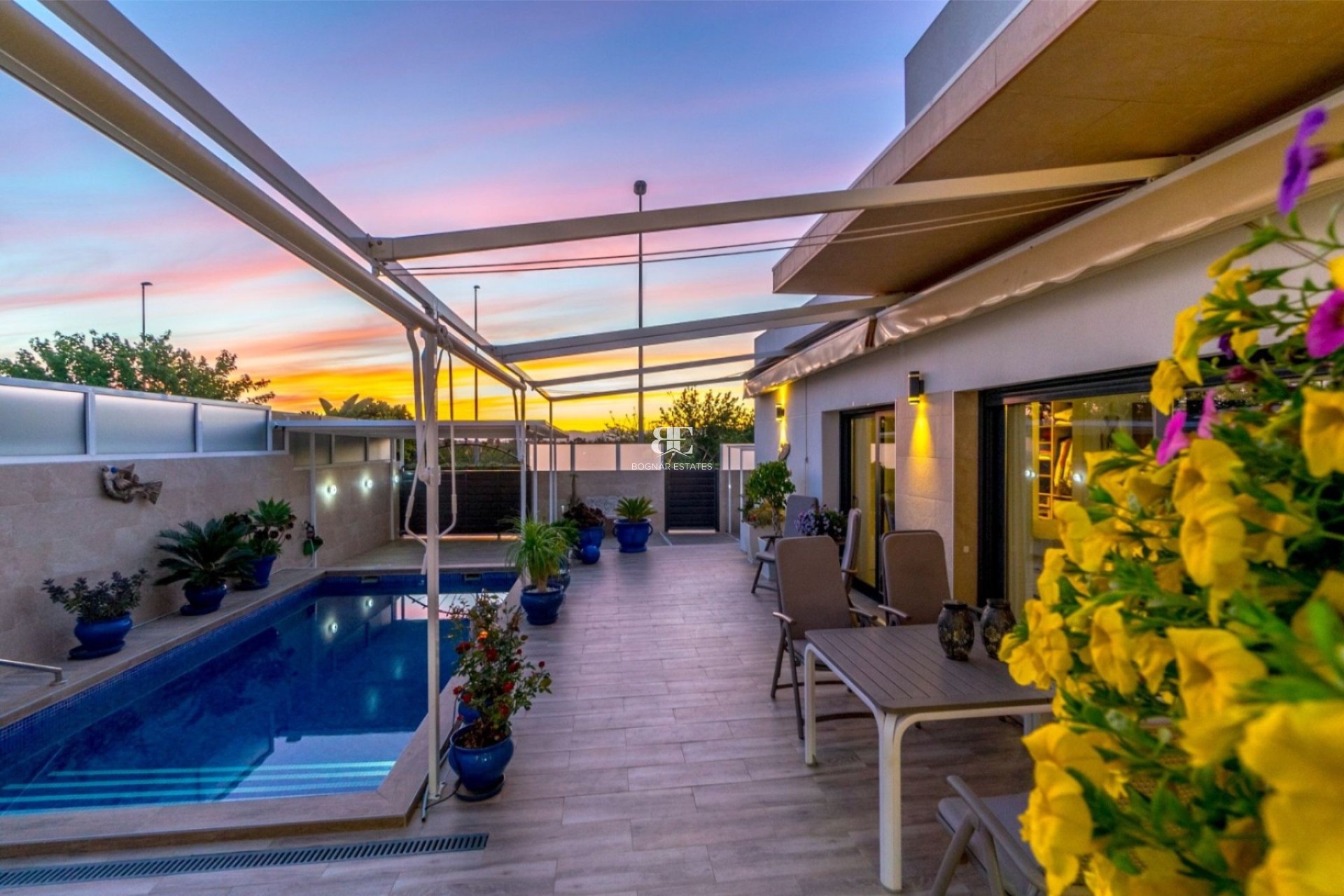 Resale - Villa -
Daya Nueva