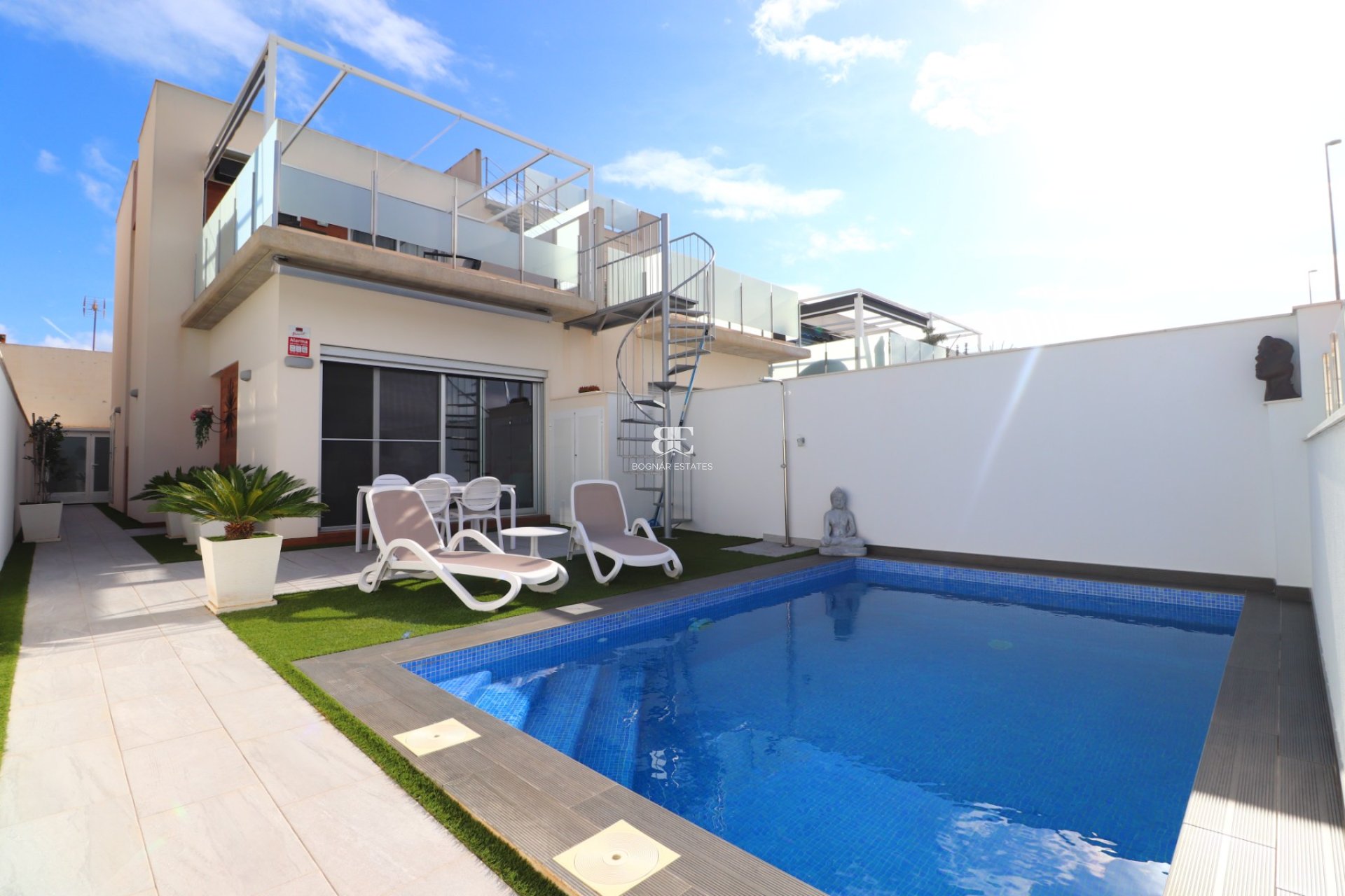 Resale - Villa -
Daya Vieja