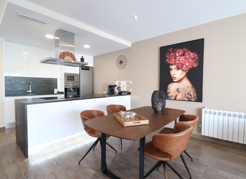 Resale - Villa -
Daya Vieja