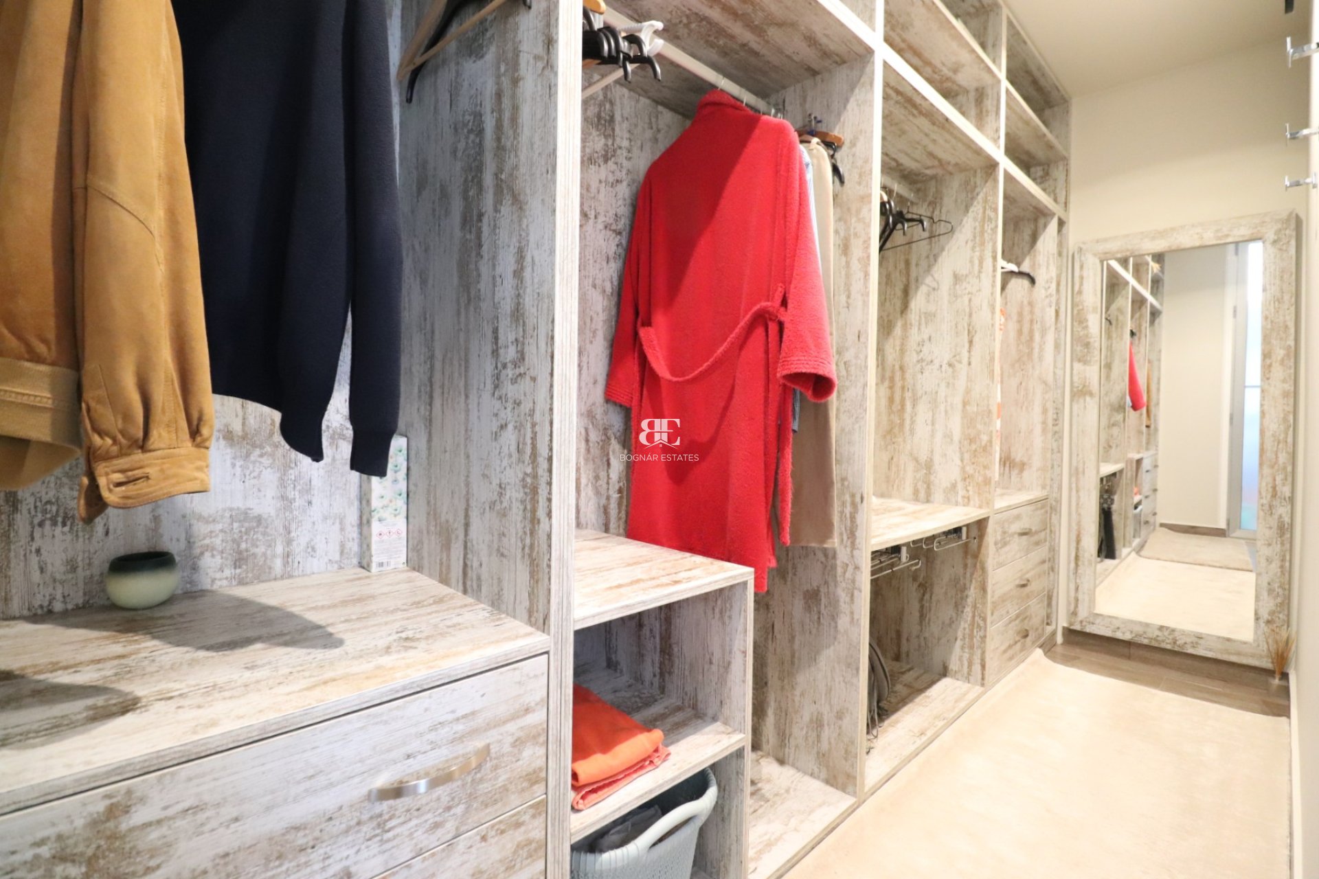 Resale - Villa -
Daya Vieja