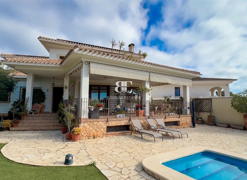 Resale - Villa -
Dehesa de Campoamor - Dehesa de campoamor