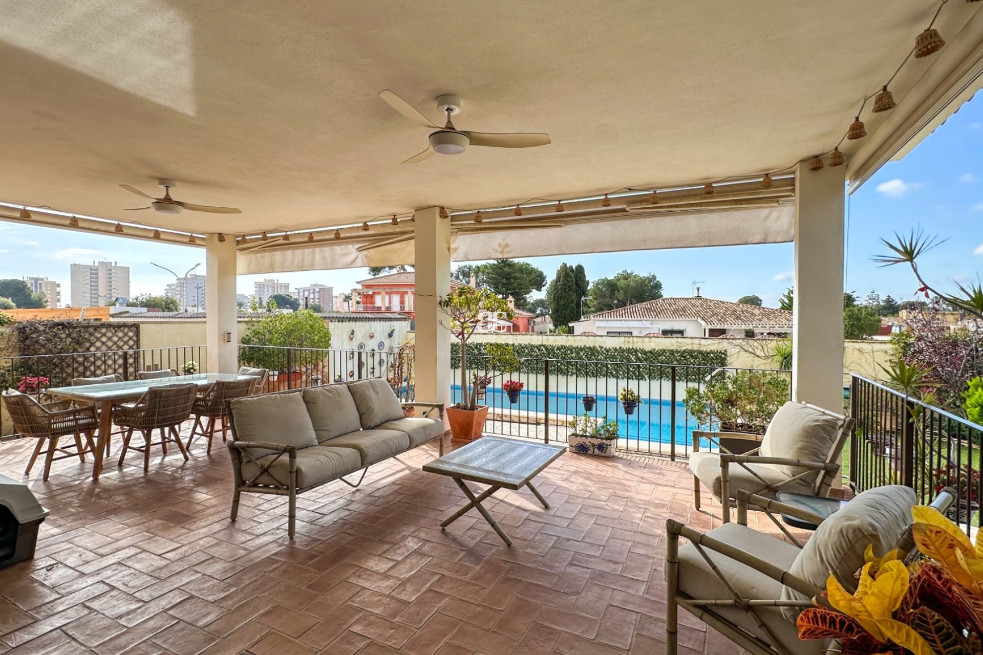 Resale - Villa -
Dehesa de Campoamor - Dehesa de campoamor