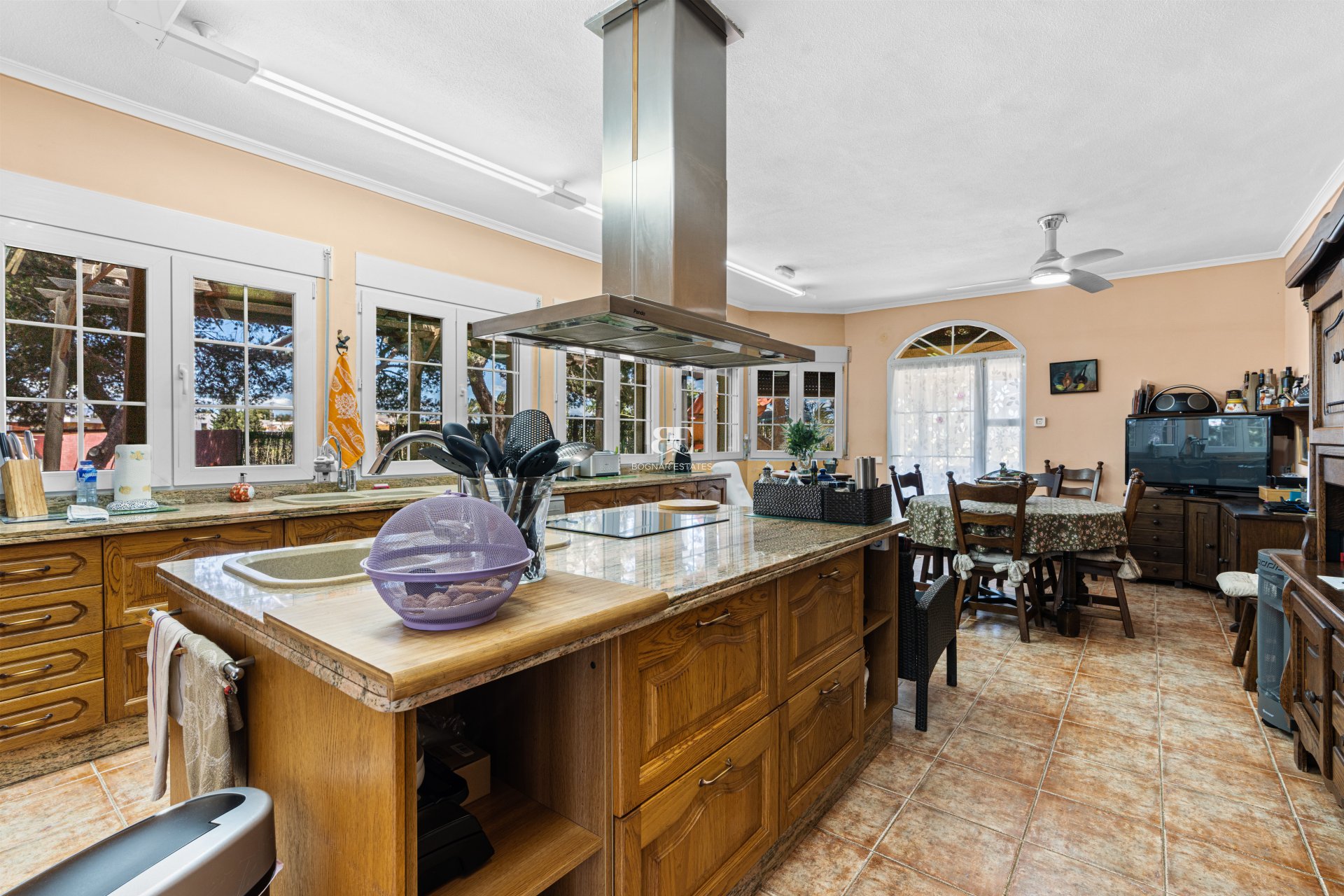 Resale - Villa -
El Altet - San Francisco de Asis