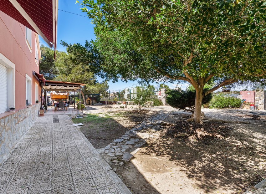 Resale - Villa -
El Altet - San Francisco de Asis