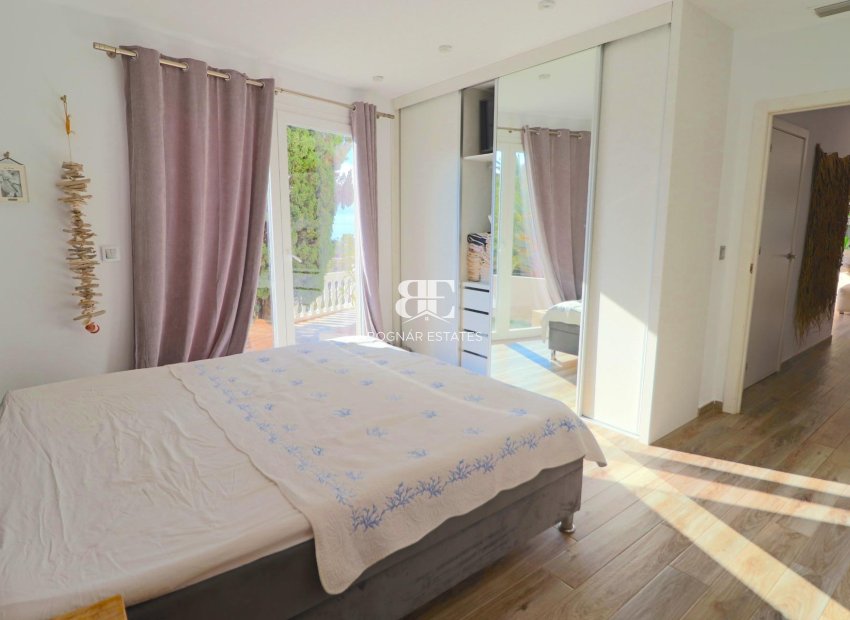 Resale - Villa -
El Campello - Coveta fuma