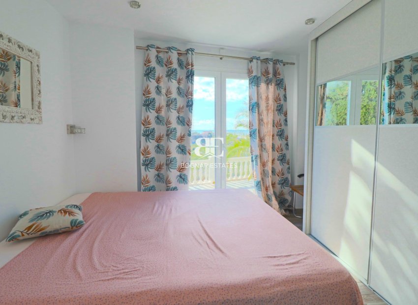 Resale - Villa -
El Campello - Coveta fuma