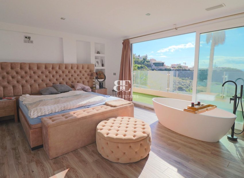Resale - Villa -
El Campello - Coveta fuma