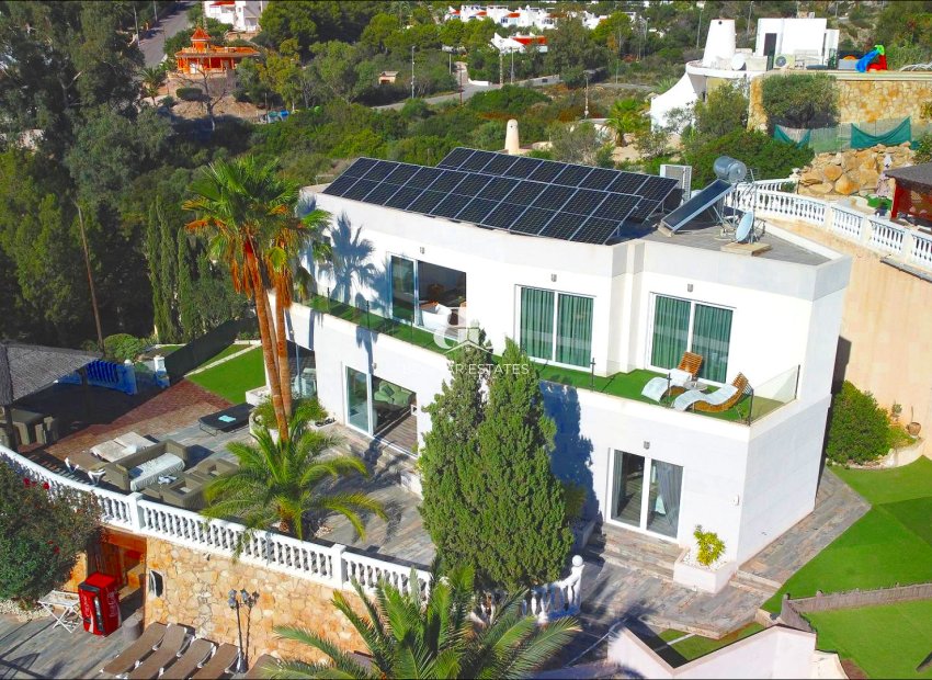 Resale - Villa -
El Campello - Coveta fuma