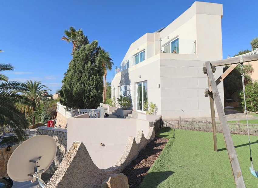 Resale - Villa -
El Campello - Coveta fuma