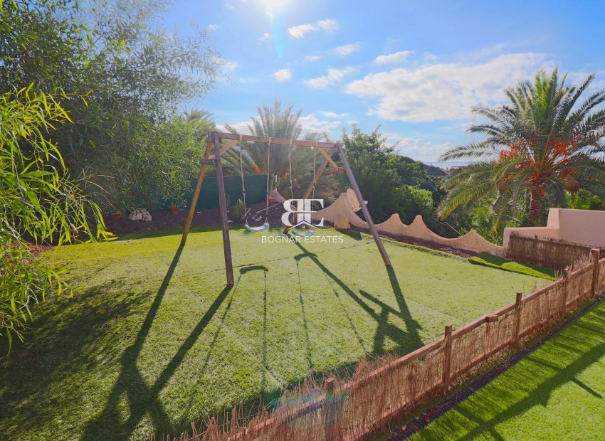 Resale - Villa -
El Campello - Coveta fuma