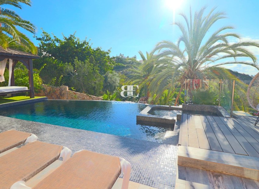 Resale - Villa -
El Campello - Coveta fuma