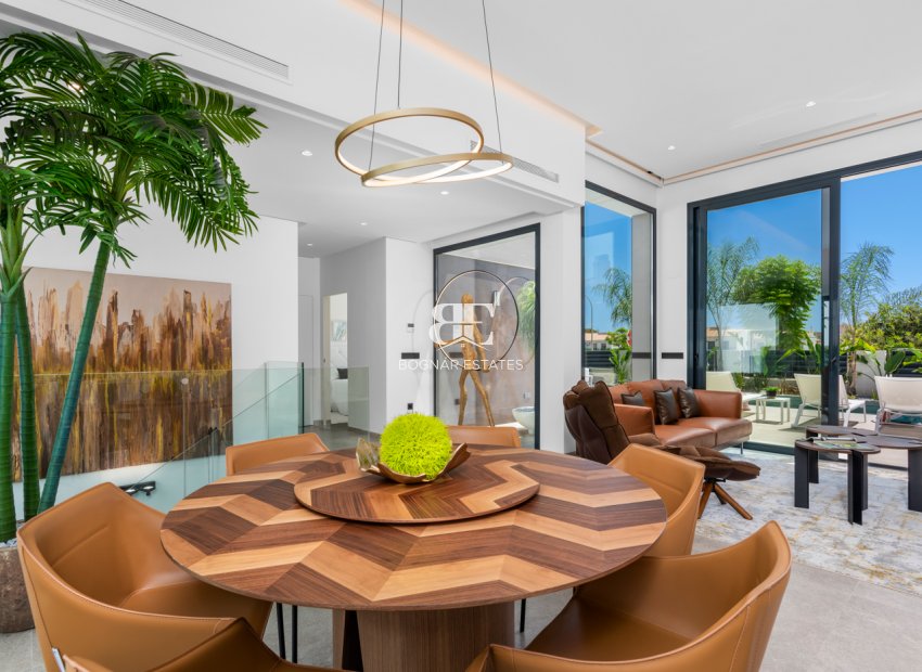 Resale - Villa -
El Campello - El Amerador