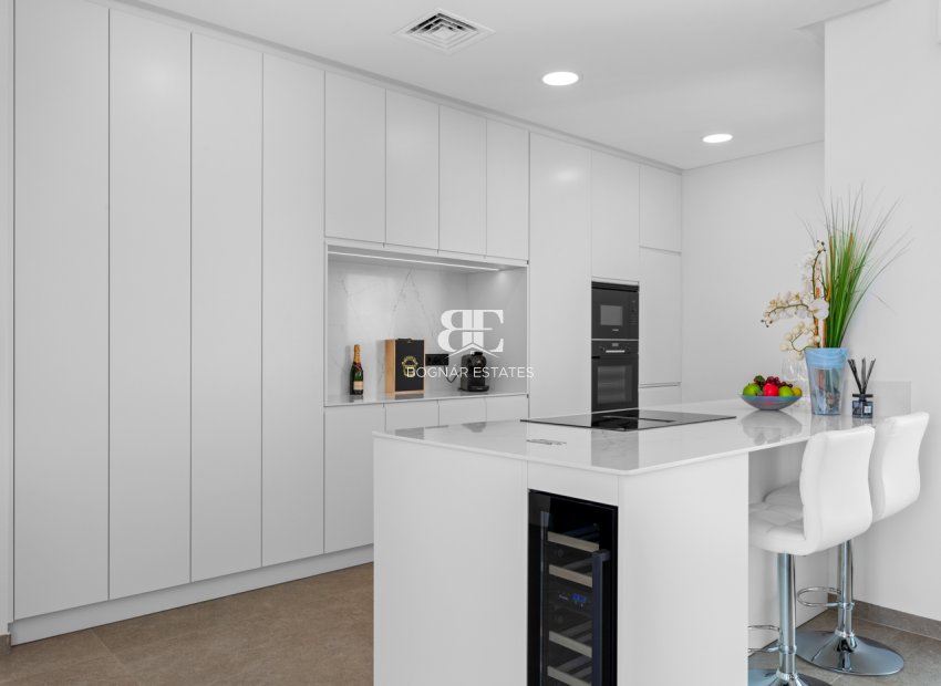 Resale - Villa -
El Campello - El Amerador