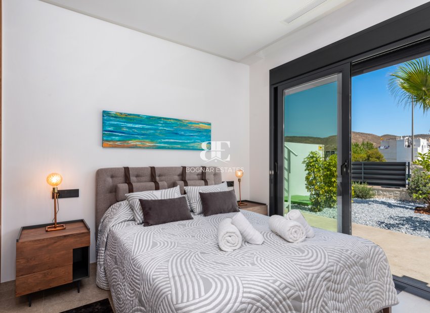 Resale - Villa -
El Campello - El Amerador